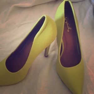 Neon pumps